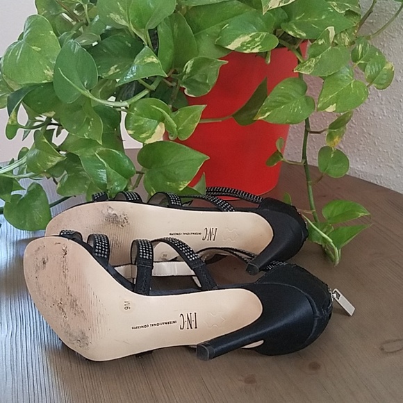 INC Renata ankle zipup heels. - Picture 5 of 6